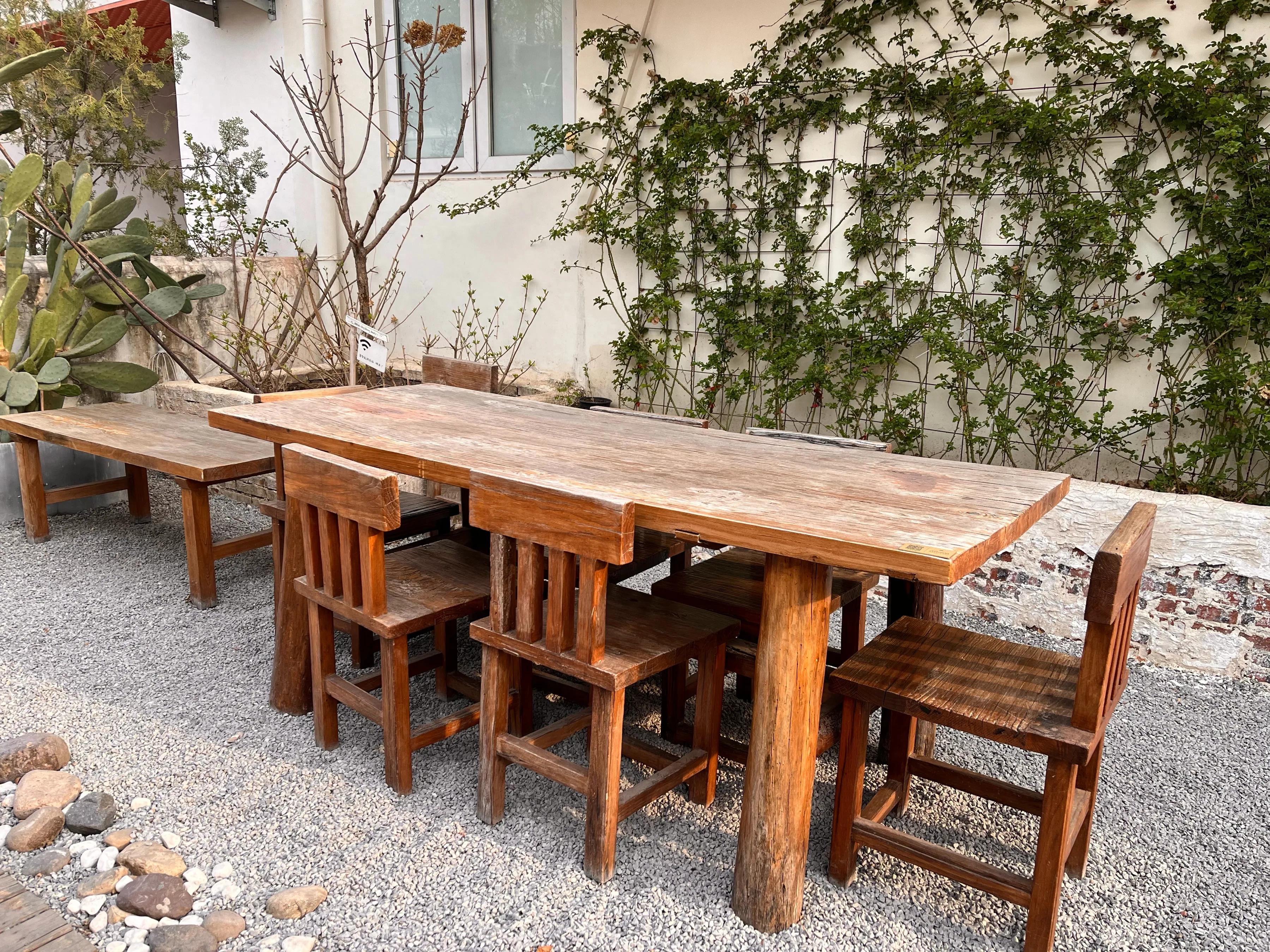 股票投资，别扎堆交流，管住手等机会