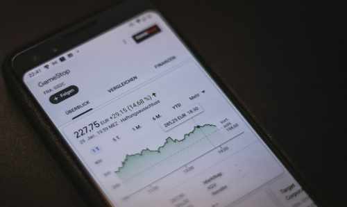 股票配资入门指南！市场概述、交易方式及术语策略全解析